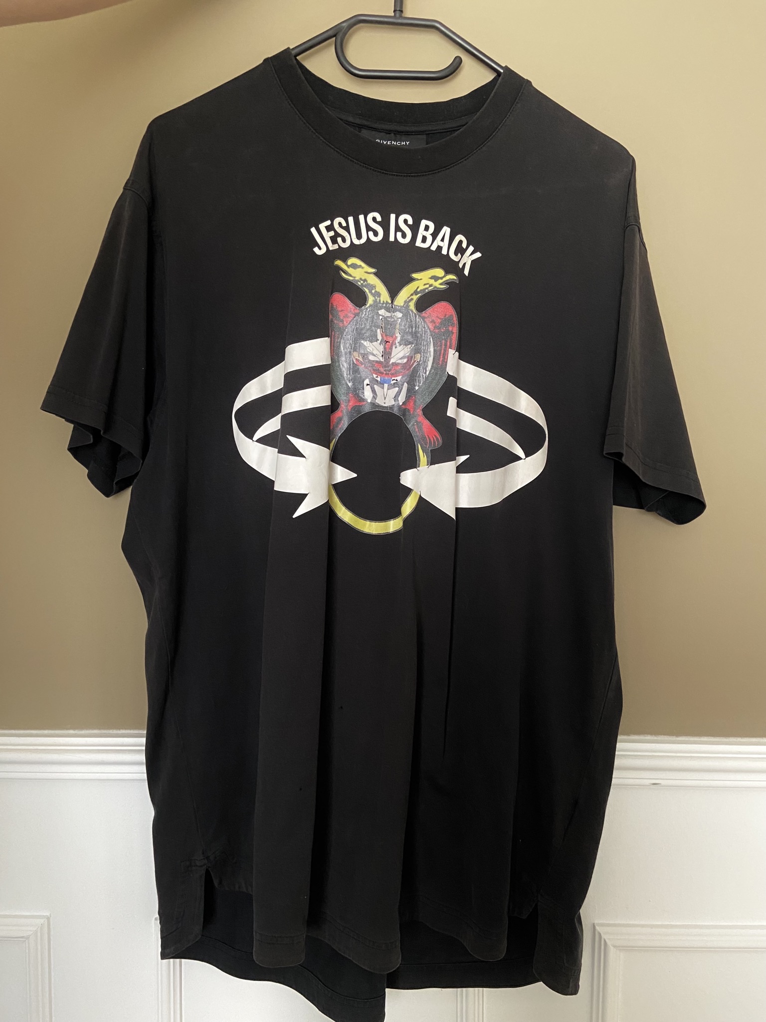 Givenchy hotsell jesus shirt