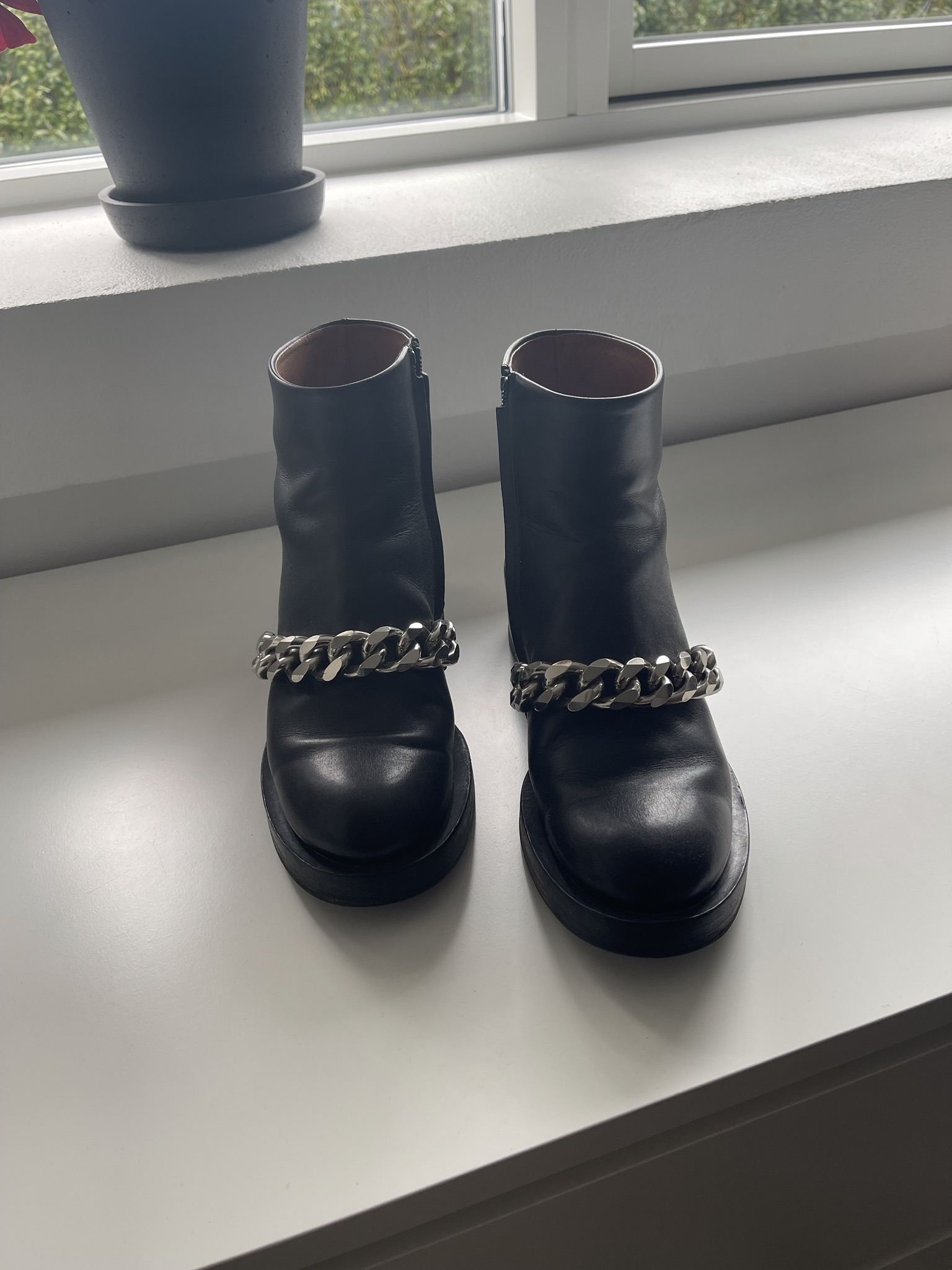 Givenchy boots with on sale chain