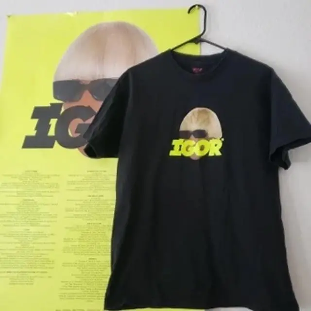 Igor deals faceless tee