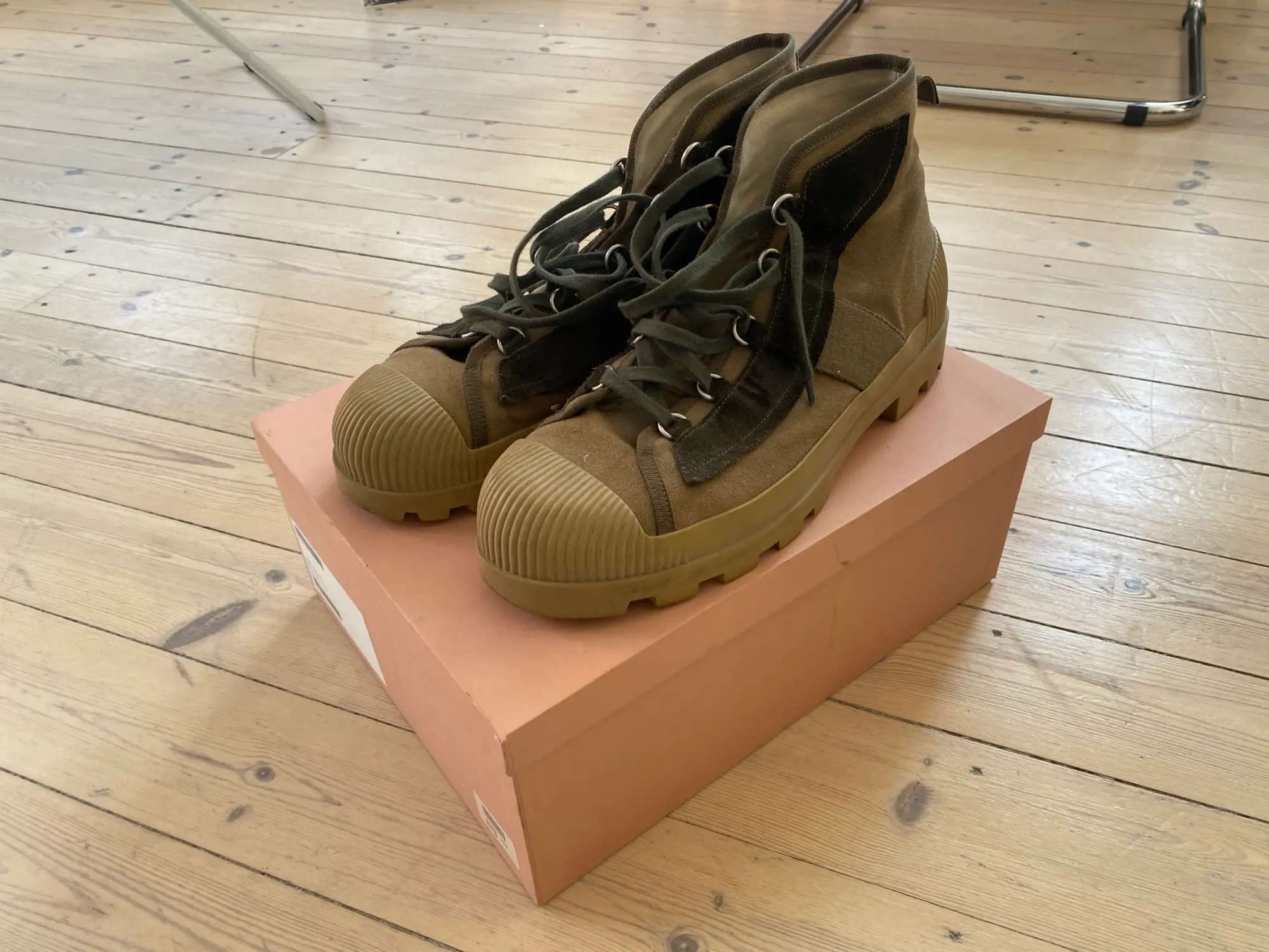 Acne daniel outlet boots