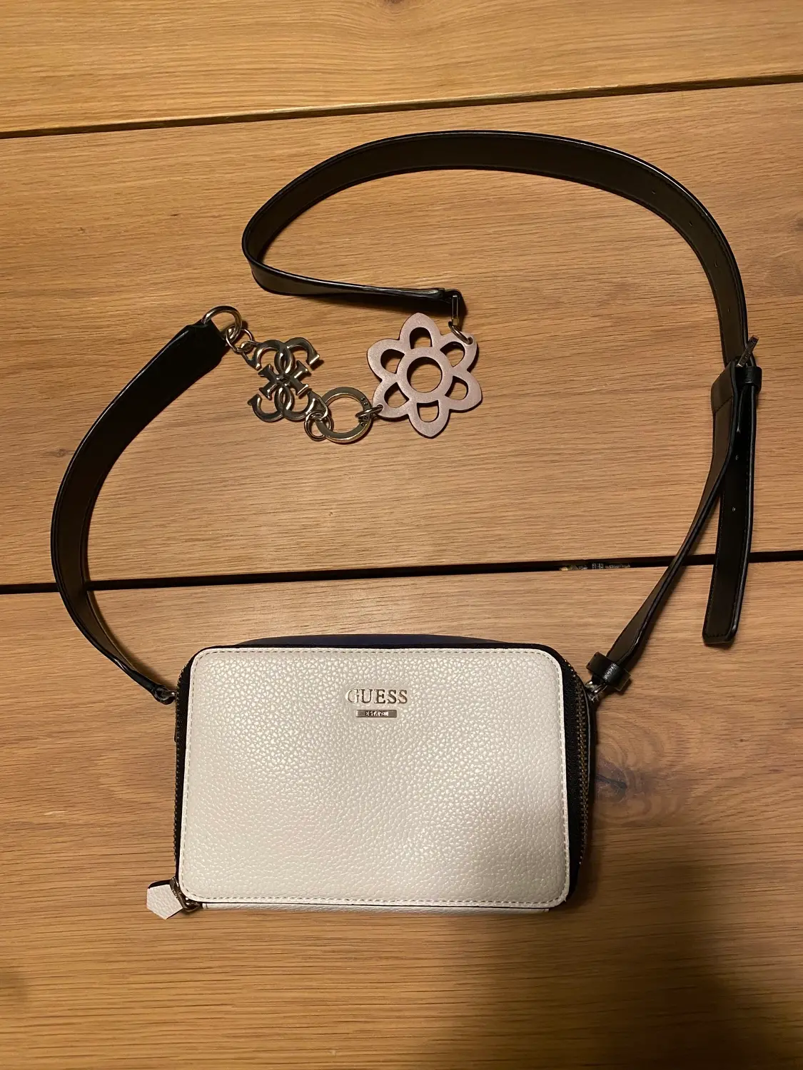 Guess dania mini outlet crossbody top zip