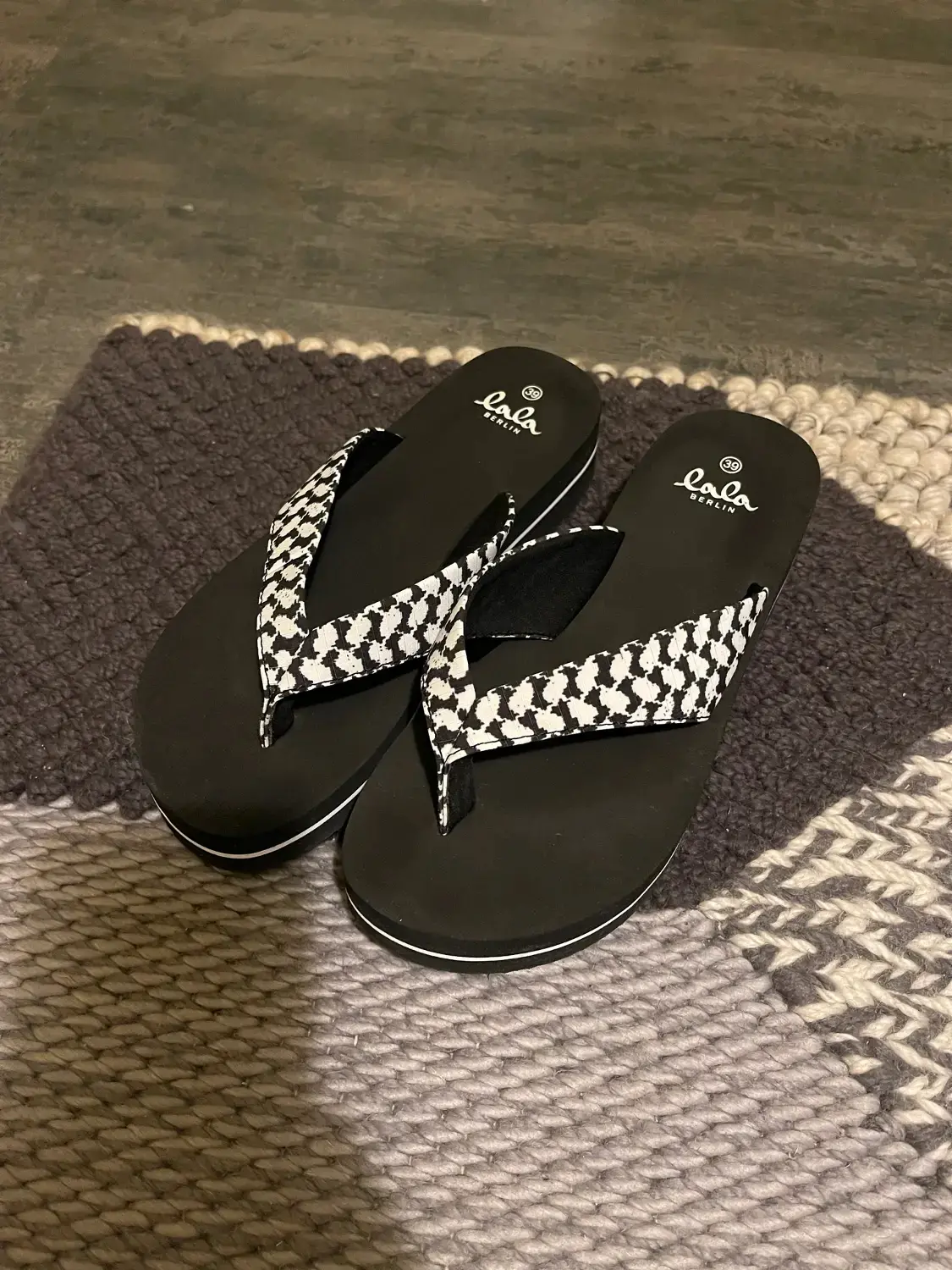 Lala berlin best sale flip flops