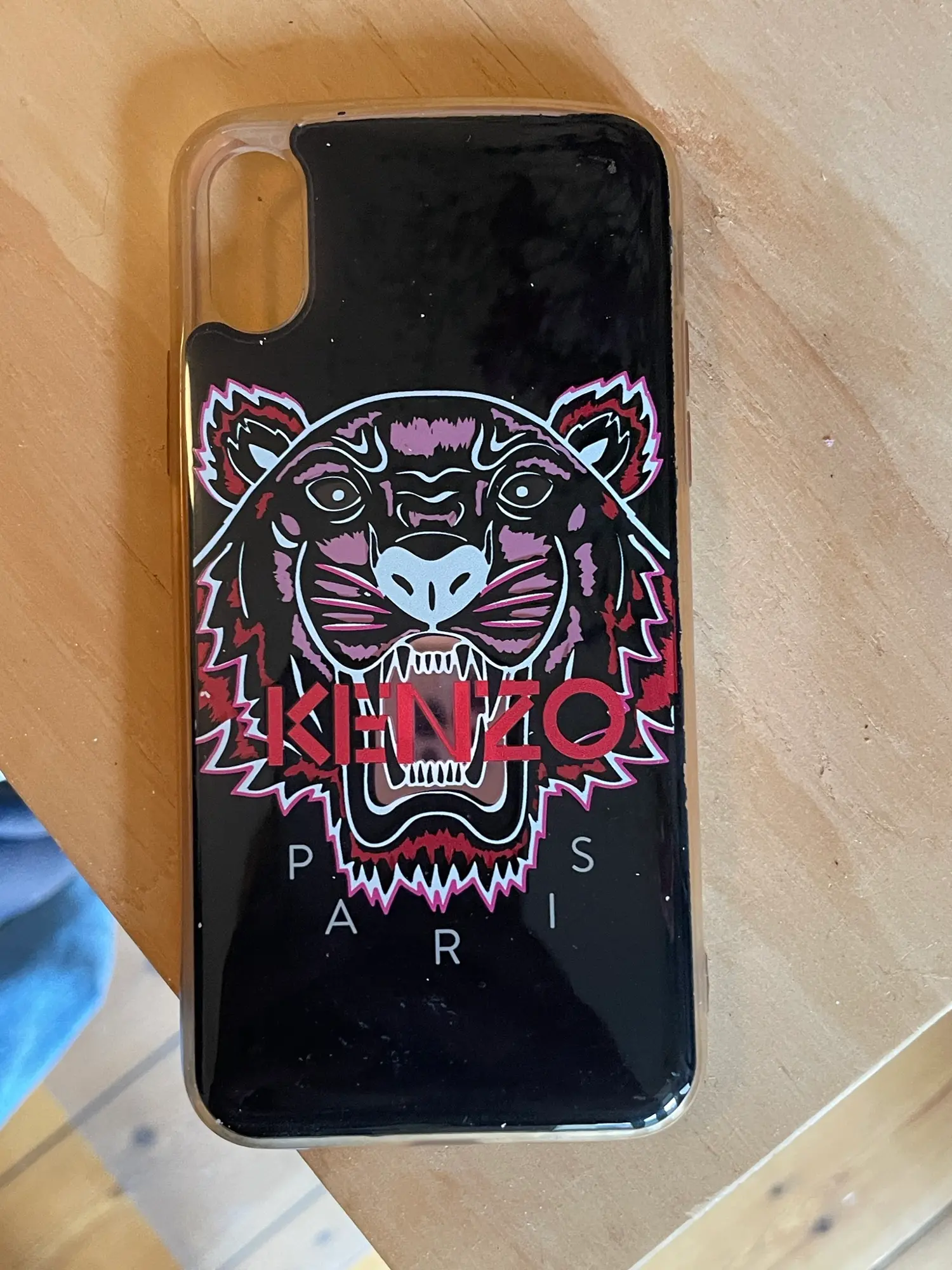 Kenzo xs on sale max case 50