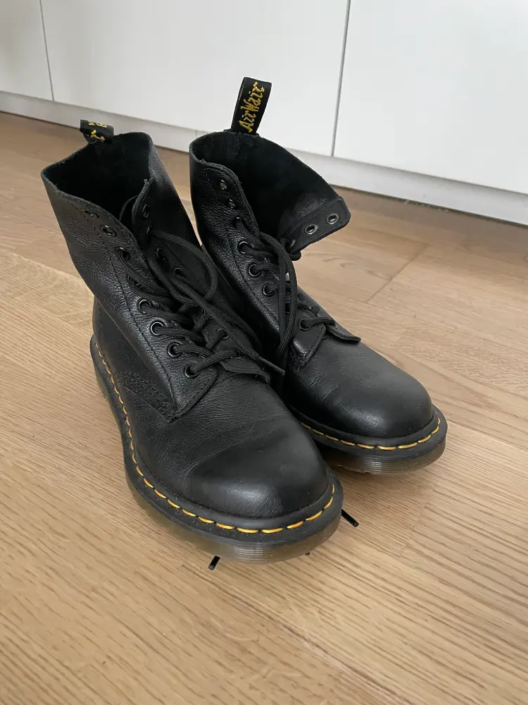 Køb dr martens 38 sales
