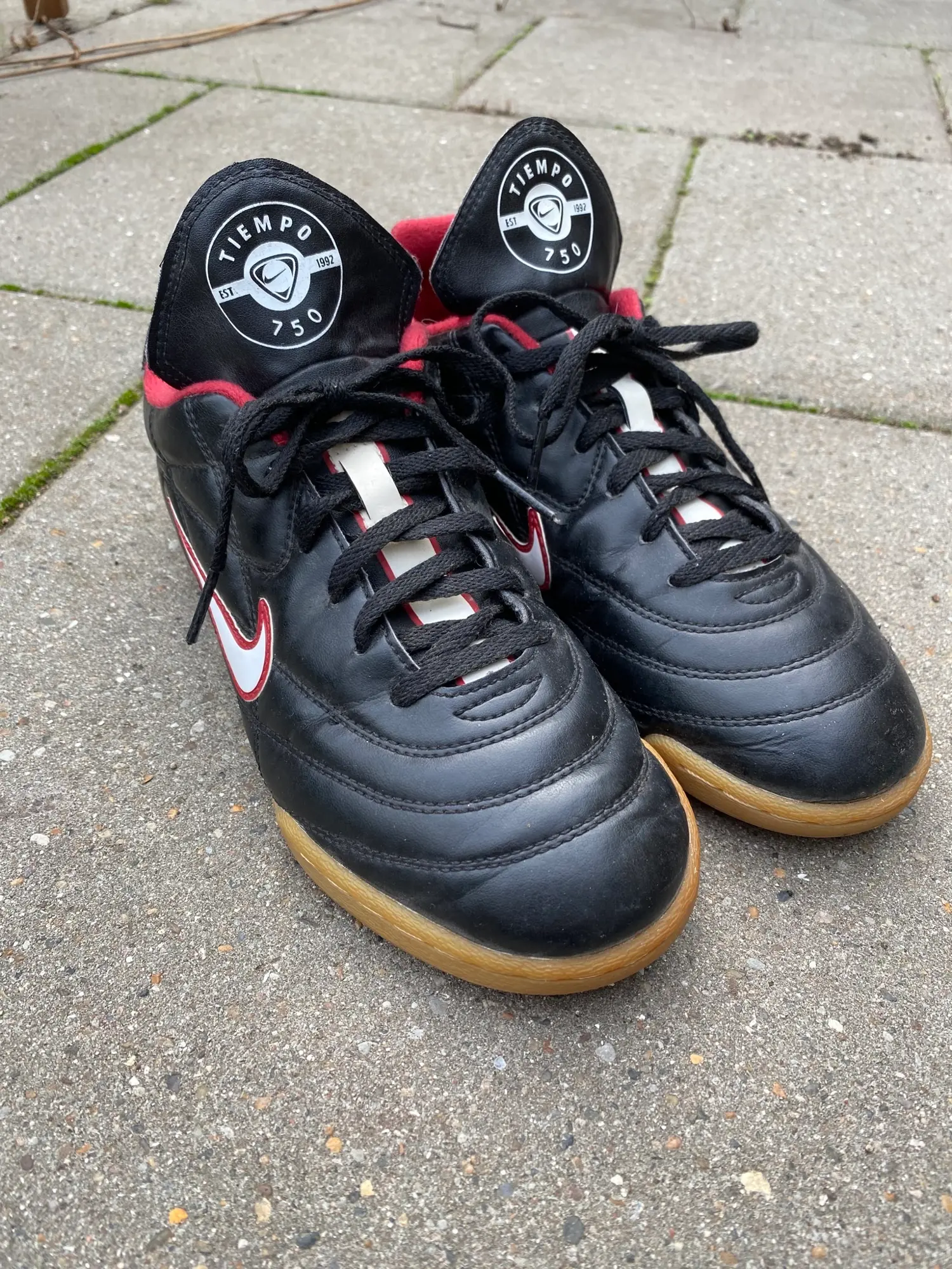 Nike tiempo discount 750 est 1992